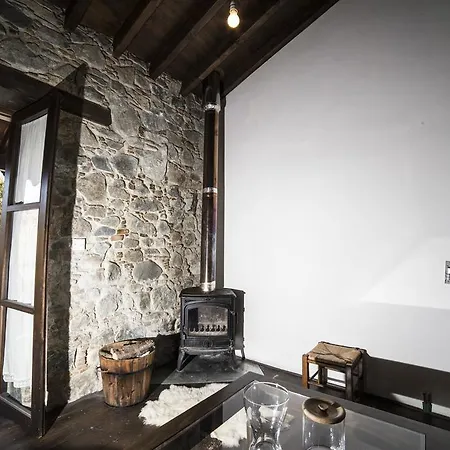 Symposio Maria House 1 *